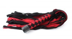 Нежная плеть из замши черно-красная 54047ars