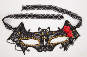 Маска летучая мышь со стразами 47317-MM