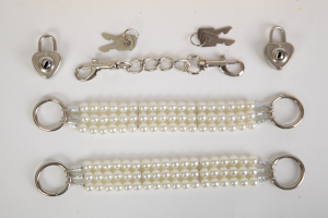 Наручники жемчужные белые 47501-2-MM